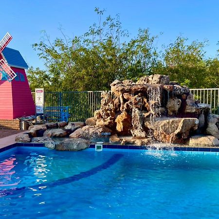 Lop Buri Mrk Resort & Massage מראה חיצוני תמונה