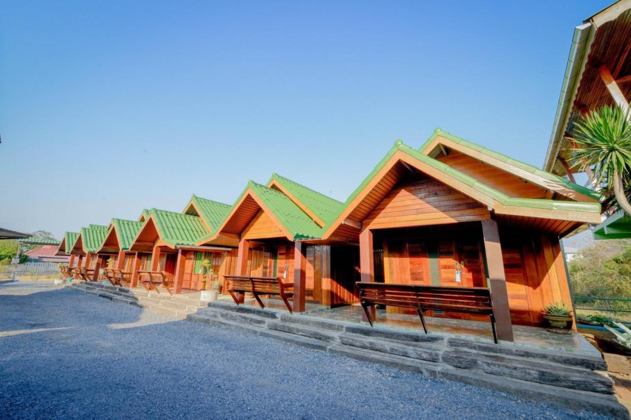 Lop Buri Mrk Resort & Massage מראה חיצוני תמונה