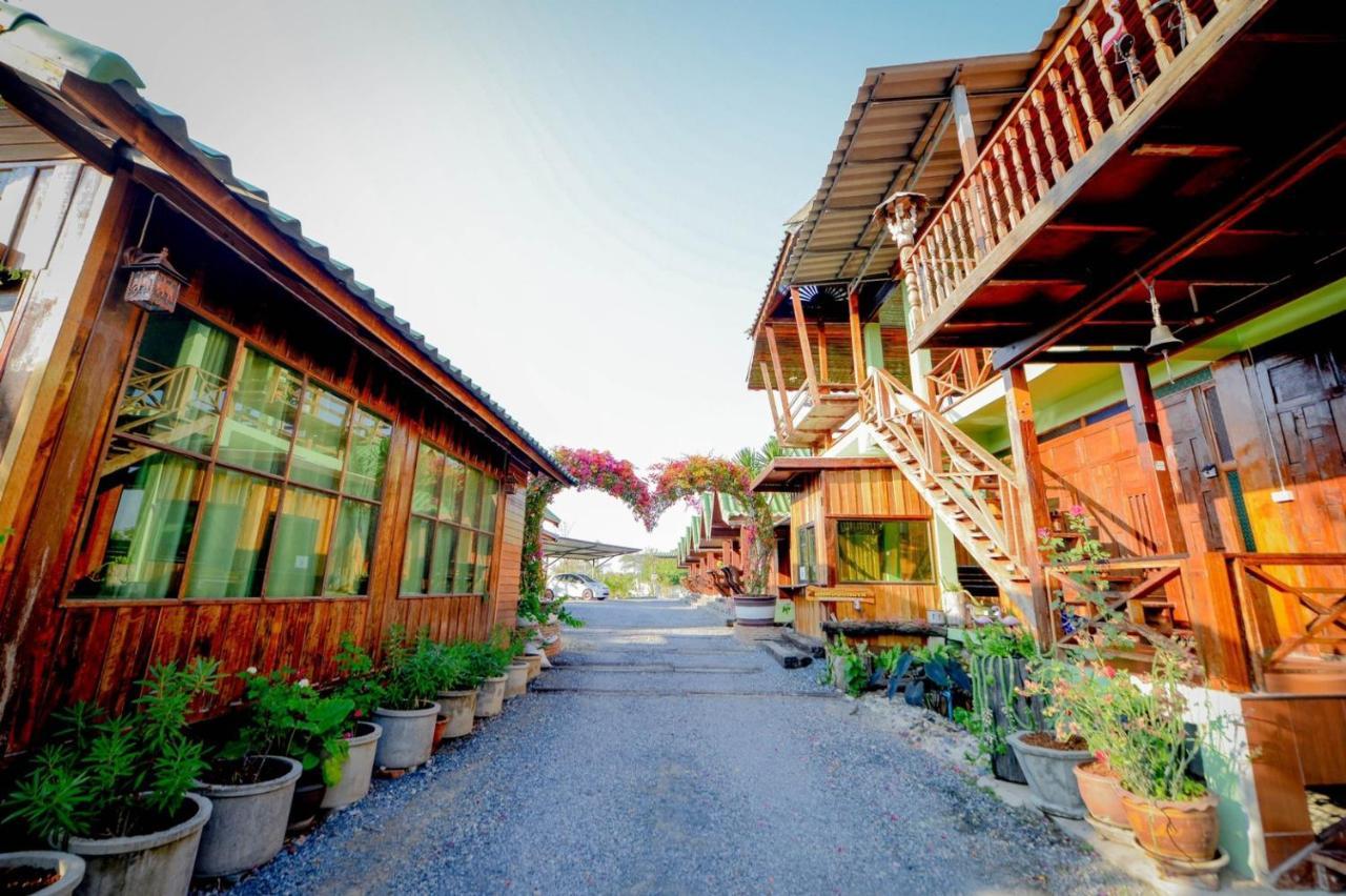 Lop Buri Mrk Resort & Massage מראה חיצוני תמונה
