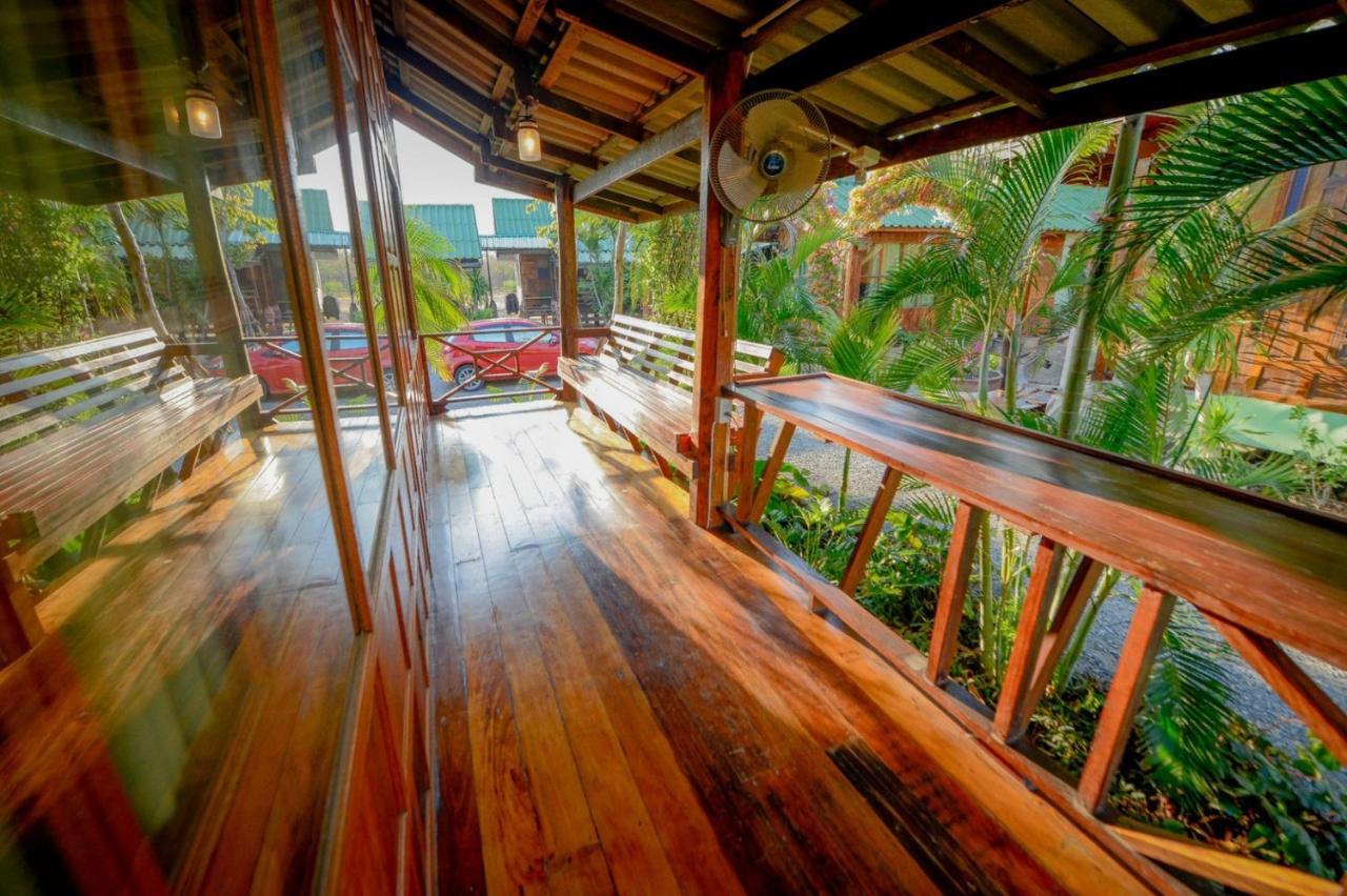 Lop Buri Mrk Resort & Massage מראה חיצוני תמונה